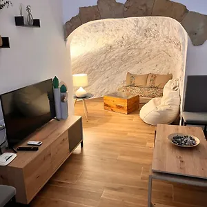 apartamentos-el-peligro-3-la-cueva.es-andalucia.com/